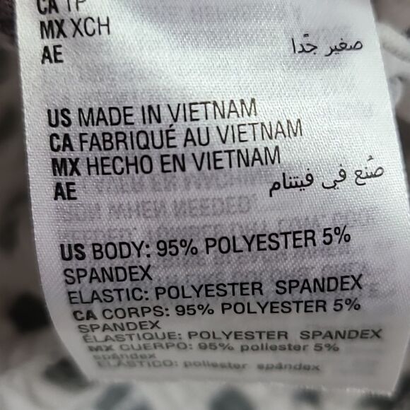 BAR III Women's Black & White Animal Printed Off-The-shoulder Smocked Fitted Top - Picture 8 of 10